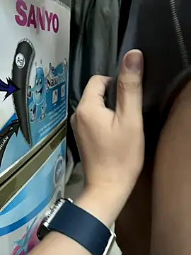 Snapshot of Bui_Vinh_Khoi18 chatting on November 21, 2025, 4:16 pm Bui Vinh Khoi18 online show from November 21, 2025, 4:16 pm