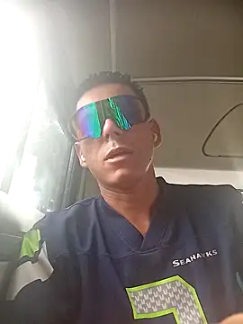 juunioreest online show from December 3, 2025, 5:55 pm