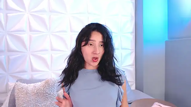 HorneyyQueen online show from December 3, 2025, 12:58 pm