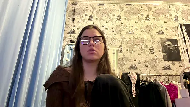 macanmercedes online show from December 4, 2025, 3:10 pm