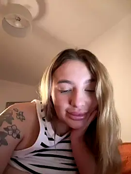 LilyLoveUK online show from November 21, 2025, 10:52 pm