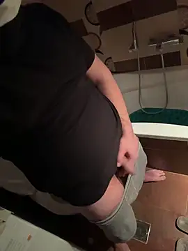 Snapshot of Locotre22 chatting on December 4, 2025, 5:28 am Locotre22 online show from December 4, 2025, 5:28 am