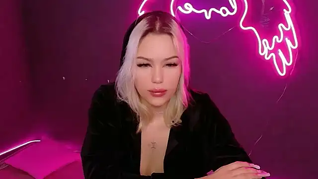 Snapshot of _shy_angel chatting on November 18, 2025, 12:31 pm shy angel online show from November 18, 2025, 12:31 pm