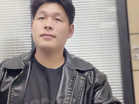 DiaodangYY online show from November 18, 2025, 11:47 am