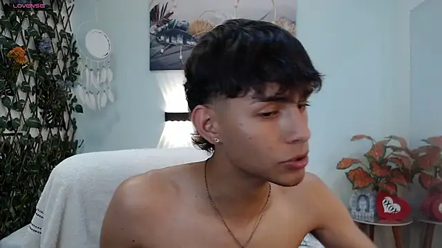 Snapshot of DraxBlade09 chatting on November 22, 2025, 7:57 pm DraxBlade09 online show from November 22, 2025, 7:57 pm