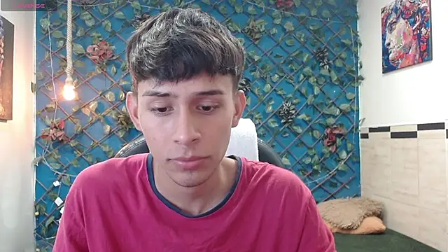 Snapshot of DraxBlade09 chatting on December 17, 2025, 7:53 pm DraxBlade09 online show from December 17, 2025, 7:53 pm