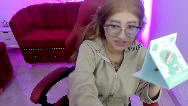 yuyu m online show from November 30, 2025, 2:43 pm