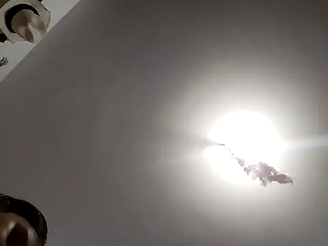 Vivianna  colombia online show from December 3, 2025, 3:25 am