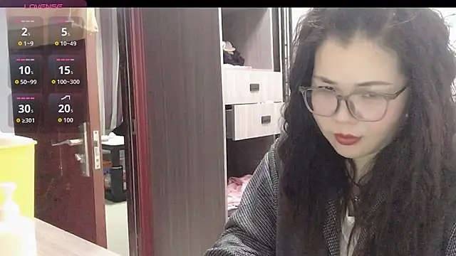 Snapshot of Huahua3187 chatting on November 23, 2025, 1:22 pm Huahua3187 online show from November 23, 2025, 1:22 pm