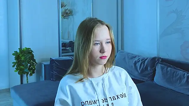 Snapshot of VoidElaris chatting on December 19, 2025, 1:51 pm VoidElaris online show from December 19, 2025, 1:51 pm