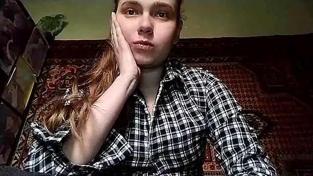 Snapshot of KikiBang chatting on November 27, 2025, 8:27 am KikiBang online show from November 27, 2025, 8:27 am