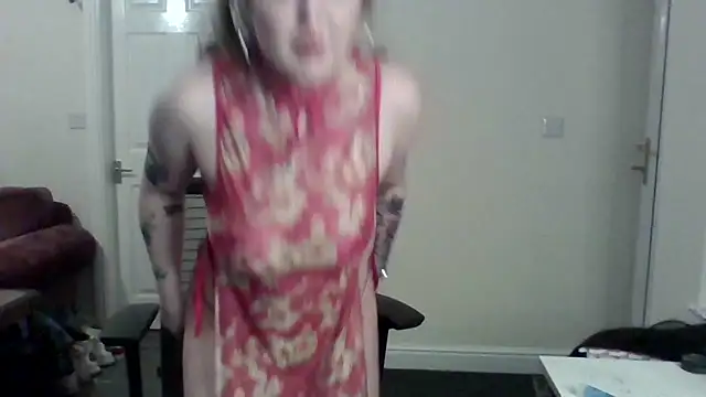 Snapshot of Persha_XX chatting on November 19, 2025, 6:41 pm Persha XX online show from November 19, 2025, 6:41 pm