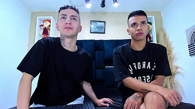 DamianAndMAximoo online show from December 3, 2025, 11:52 am