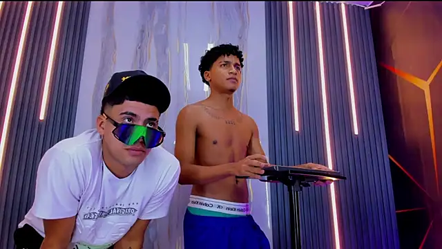 Snapshot of Erotick_Men chatting on November 21, 2025, 8:35 am Erotick Men online show from November 21, 2025, 8:35 am