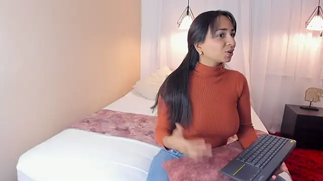 MiaRosy ValentinoRussel online show from November 27, 2025, 7:49 pm