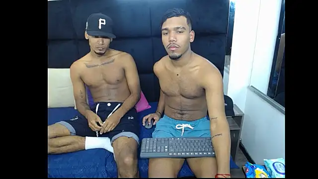 Straight latinX online show from November 22, 2025, 3:05 am