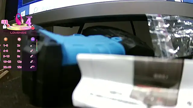 katthyasmitth online show from November 25, 2025, 9:37 pm