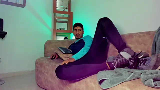 Snapshot of RexWildExplore chatting on December 2, 2025, 10:27 pm RexWildExplore online show from December 2, 2025, 10:27 pm