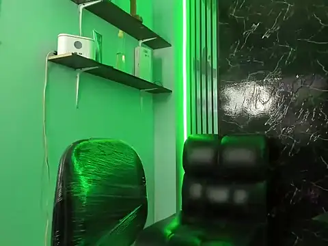 Snapshot of Chantal_sex22 chatting on November 30, 2025, 10:58 pm Chantal sex22 online show from November 30, 2025, 10:58 pm