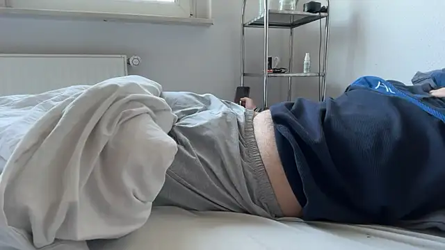 Snapshot of lou_is chatting on November 23, 2025, 8:36 am lou is online show from November 23, 2025, 8:36 am