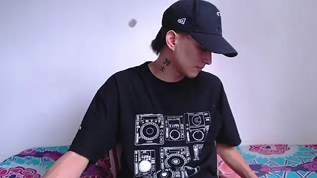 Snapshot of Darsel_night chatting on December 3, 2025, 7:45 pm Darsel night online show from December 3, 2025, 7:45 pm