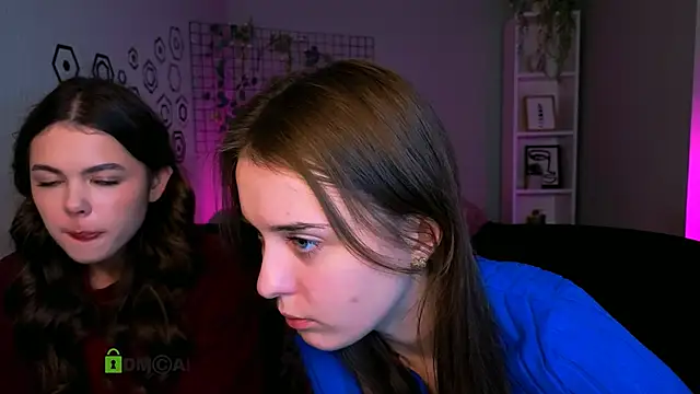 maddycats online show from November 24, 2025, 1:55 pm