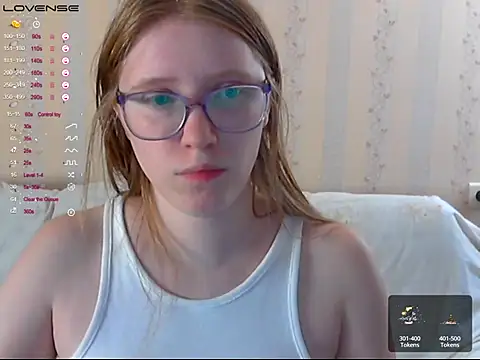 Snapshot of LustfulSarah chatting on November 22, 2025, 11:48 pm LustfulSarah online show from November 22, 2025, 11:48 pm