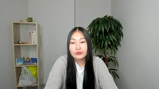 TiaraGaluski online show from November 22, 2025, 9:41 am