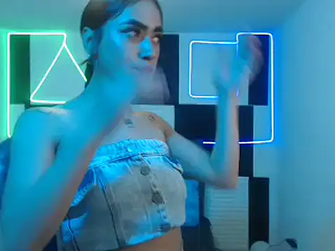 bonnie blue 18 online show from December 3, 2025, 1:31 pm