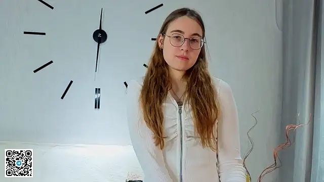 Snapshot of DebbraBickler chatting on December 2, 2025, 6:14 pm DebbraBickler online show from December 2, 2025, 6:14 pm