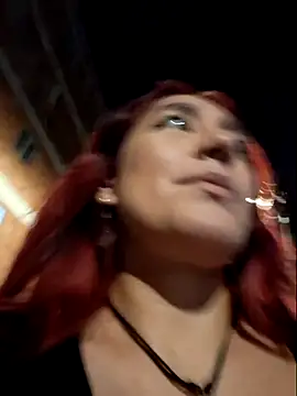 Eveeelyn25 online show from November 22, 2025, 2:43 am