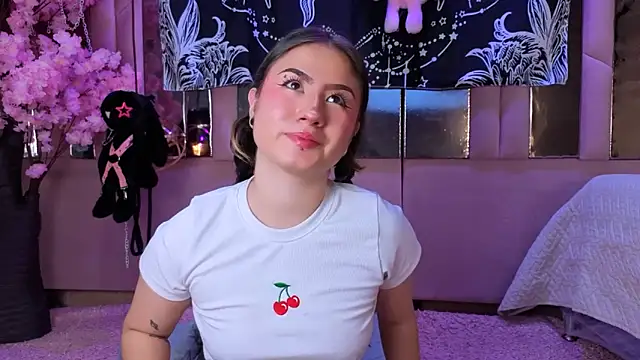 Snapshot of Naomistart chatting on December 2, 2025, 8:48 pm Naomistart online show from December 2, 2025, 8:48 pm