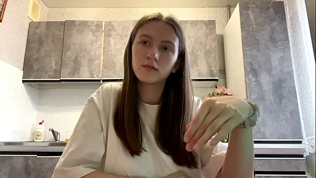 Snapshot of TomiChaires chatting on November 23, 2025, 11:43 am TomiChaires online show from November 23, 2025, 11:43 am