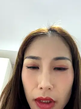 ouou w online show from November 22, 2025, 1:54 pm