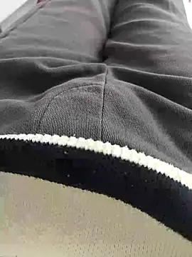 BarrenProtege online show from December 14, 2025, 10:42 am