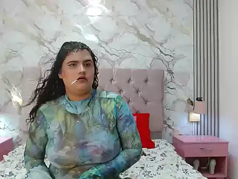 DafnneRoss online show from December 2, 2025, 7:53 pm