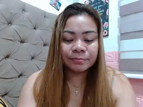 xxdhelxx online show from November 22, 2025, 3:44 pm