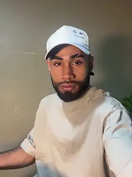 Luca Fuego online show from December 3, 2025, 3:36 am