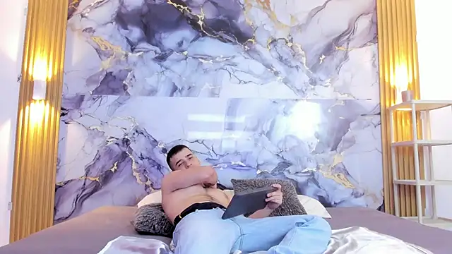 Dantee Dark online show from December 4, 2025, 7:44 pm