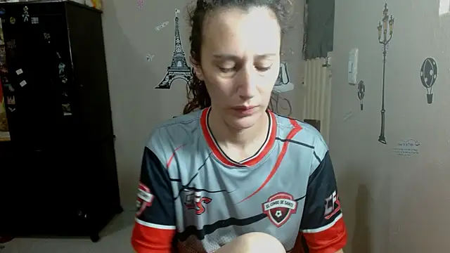 CASSANDRA BROWN online show from December 3, 2025, 5:00 pm