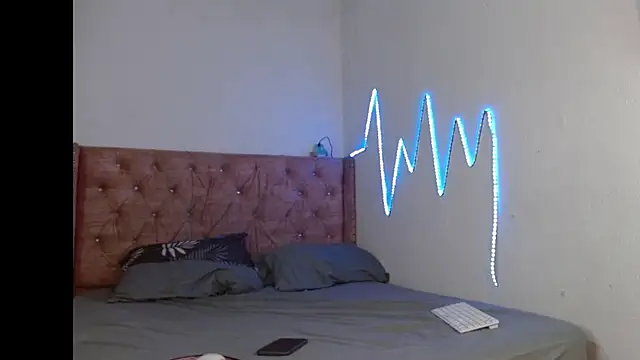 Snapshot of ALEXX_BOOY chatting on December 14, 2025, 2:33 pm ALEXX BOOY online show from December 14, 2025, 2:33 pm