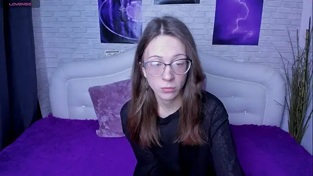 BrielleSummer4u online show from December 4, 2025, 12:14 pm