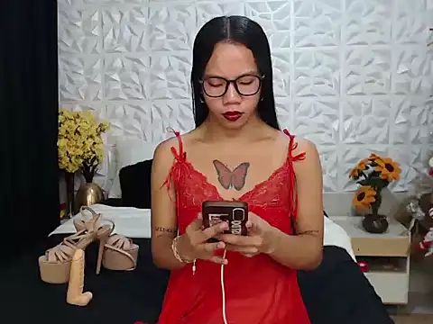 Snapshot of TransGoddessSofia chatting on December 15, 2025, 9:46 am TransGoddessSofia online show from December 15, 2025, 9:46 am