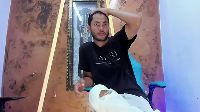 Snapshot of hot_guy_sweet chatting on November 23, 2025, 7:35 pm hot guy sweet online show from November 23, 2025, 7:35 pm