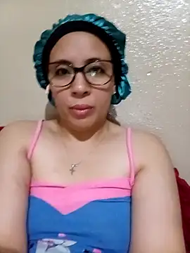 sexymaxine15 online show from December 2, 2025, 5:52 pm