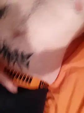 Snapshot of MomentoCaliente00 chatting on November 23, 2025, 7:13 pm MomentoCaliente00 online show from November 23, 2025, 7:13 pm