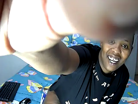 Snapshot of SexyCurves9 chatting on November 28, 2025, 9:12 am SexyCurves9 online show from November 28, 2025, 9:12 am