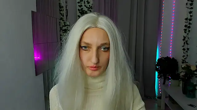 ViktoriaClark online show from December 13, 2025, 7:53 pm