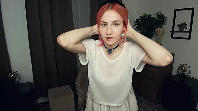 JenaePilkenton online show from December 3, 2025, 8:45 am