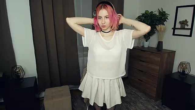 JenaePilkenton online show from December 4, 2025, 7:06 am